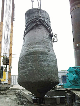 φ1,800mm-2,500mmの拡底杭を撤去